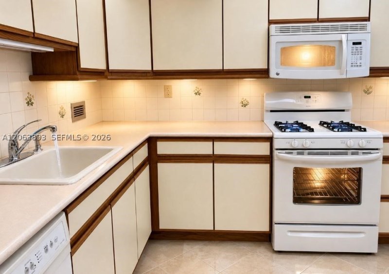 Apartment for rent at Parker Plaza Estates 521