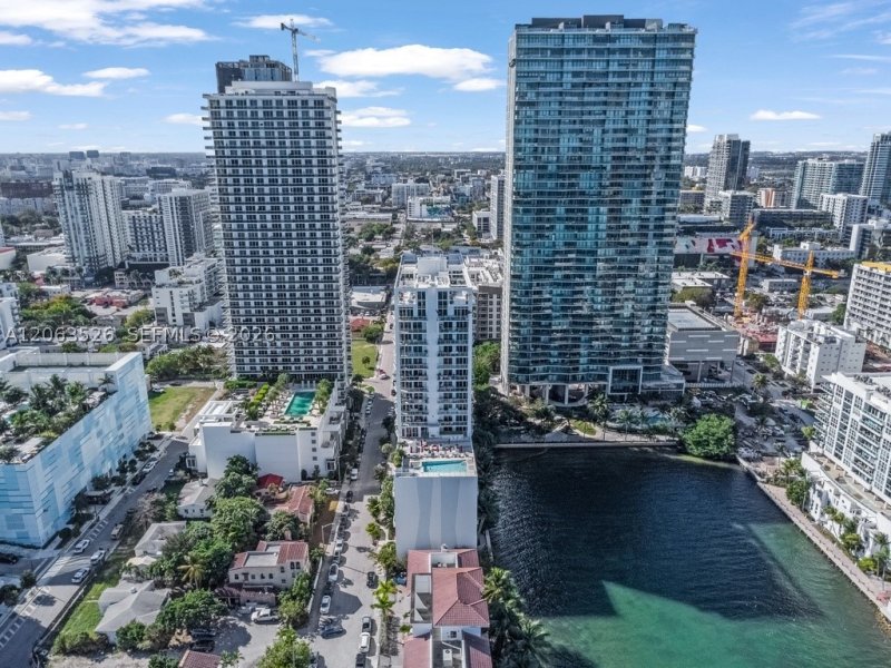 Apartment for rent at The Crimson Miami 1505