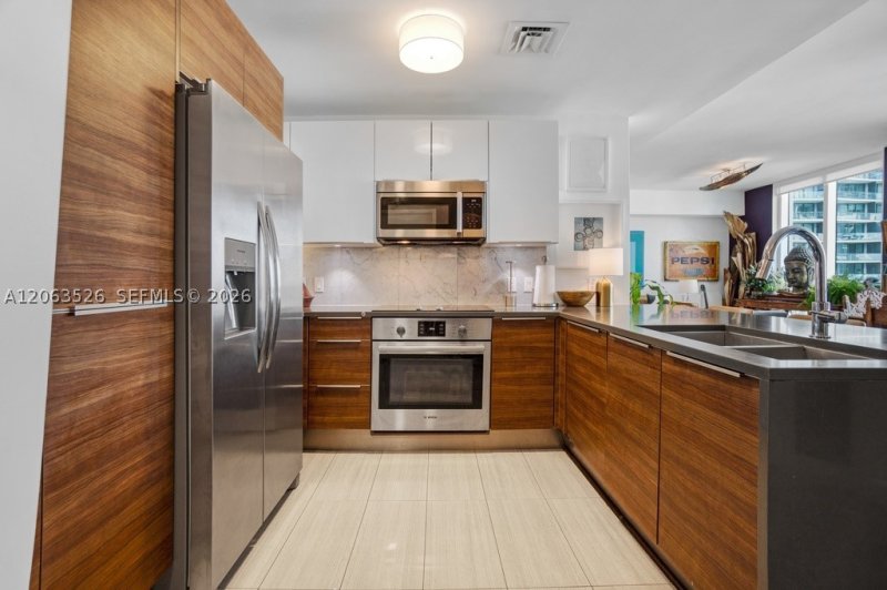 Apartment for rent at The Crimson Miami 1505