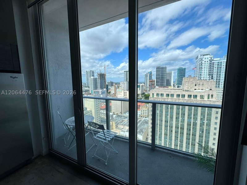 Comprar apartamento no Centro Condo 2406