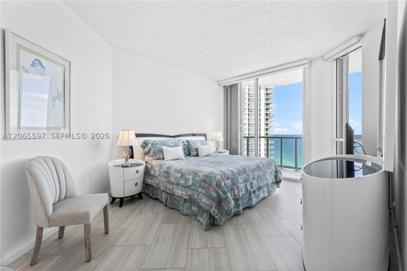 Aluguel de apartamento no Oceania 3 PH35C