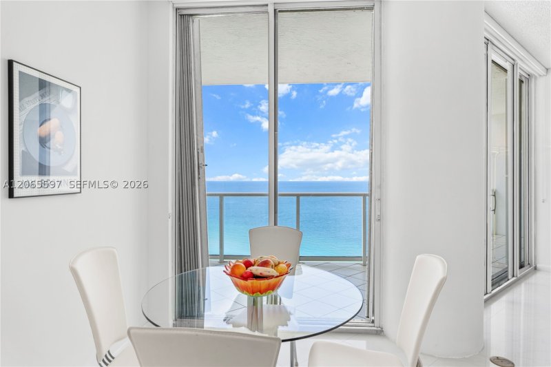 Aluguel de apartamento no Oceania 3 PH35C