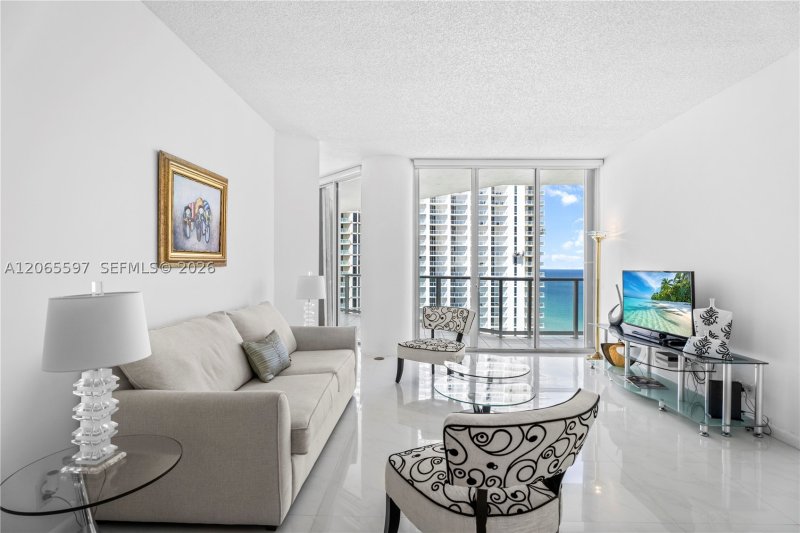 Aluguel de apartamento no Oceania 3 PH35C