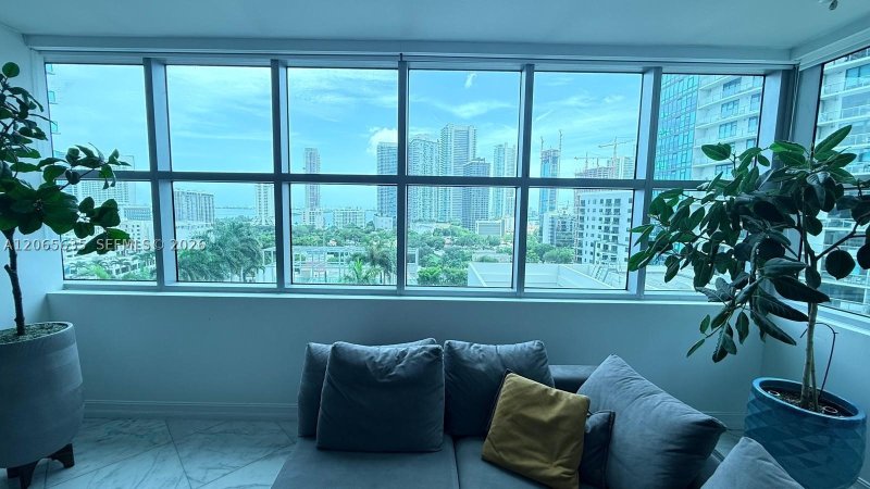 Alquiler de apartamento en Midtown Miami 4 H1102