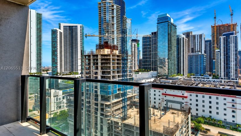 Alquiler de apartamento en E11EVEN Hotel & Residences 4506