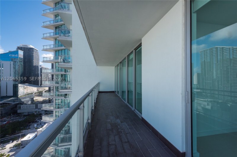 Aluguel de apartamento no Mint at Riverfront 2812