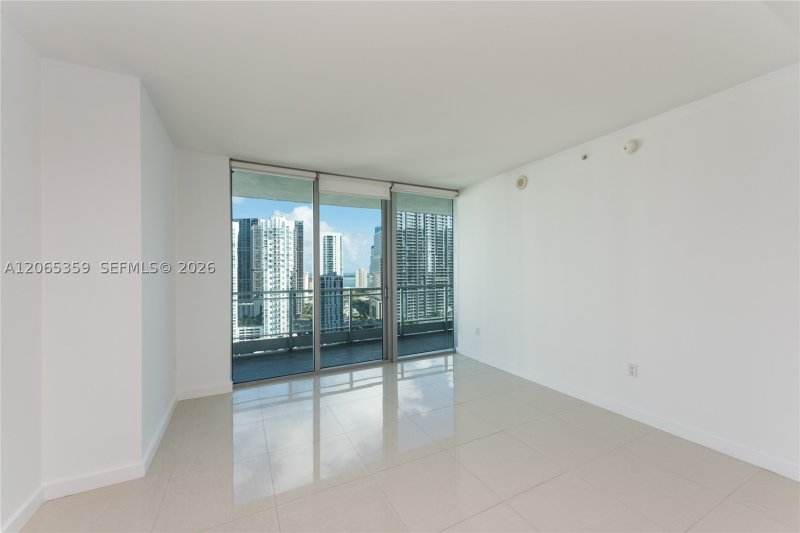 Aluguel de apartamento no Mint at Riverfront 2812