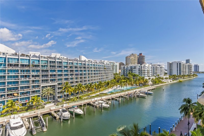 Condo for sale at Alaqua 707