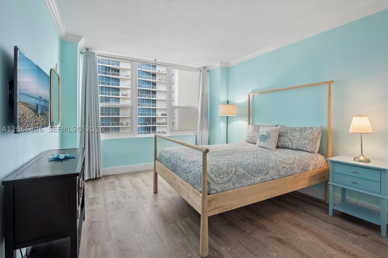 Aluguel de apartamento no Alexander Towers 1208