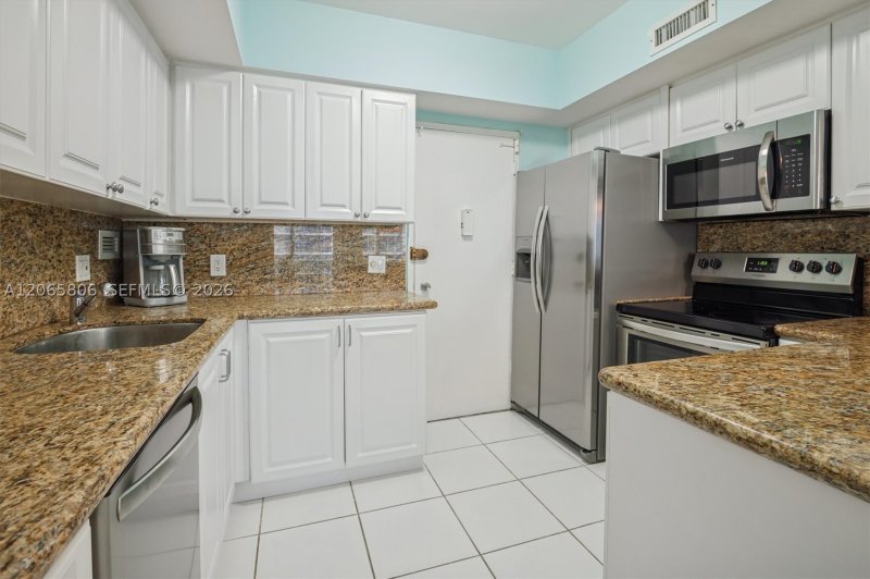 Aluguel de apartamento no Alexander Towers 1208