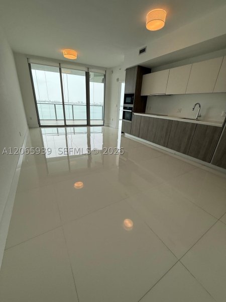 Aluguel de apartamento no Biscayne Beach 1606