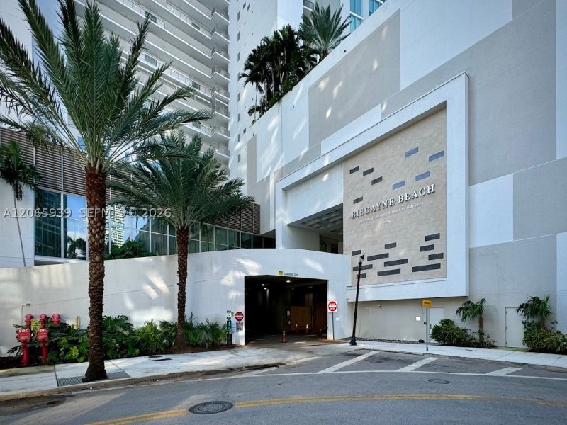Aluguel de apartamento no Biscayne Beach 1606