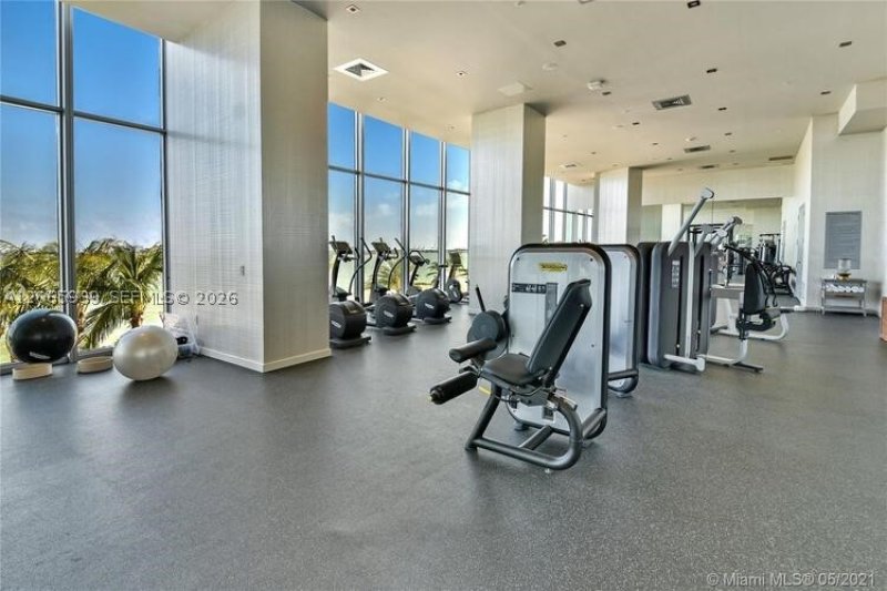 Aluguel de apartamento no Biscayne Beach 1606