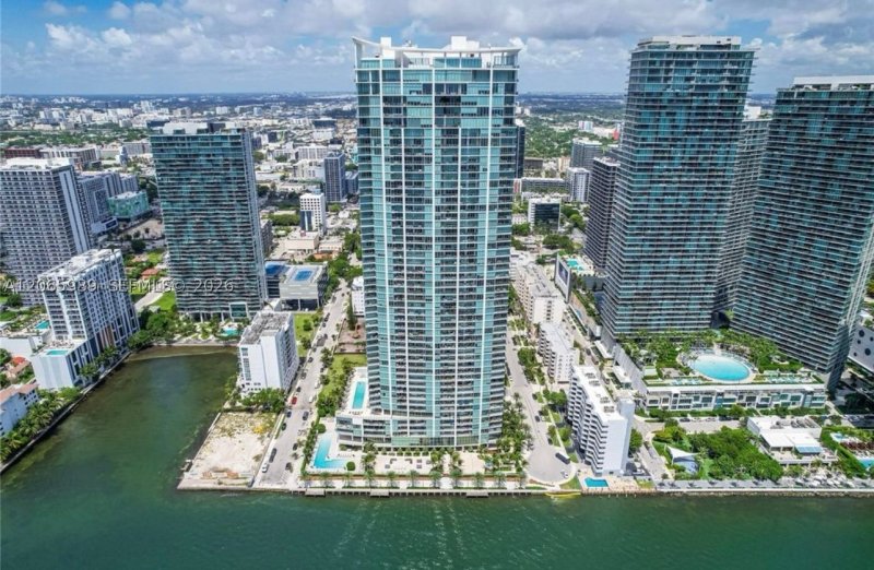 Aluguel de apartamento no Biscayne Beach 1606