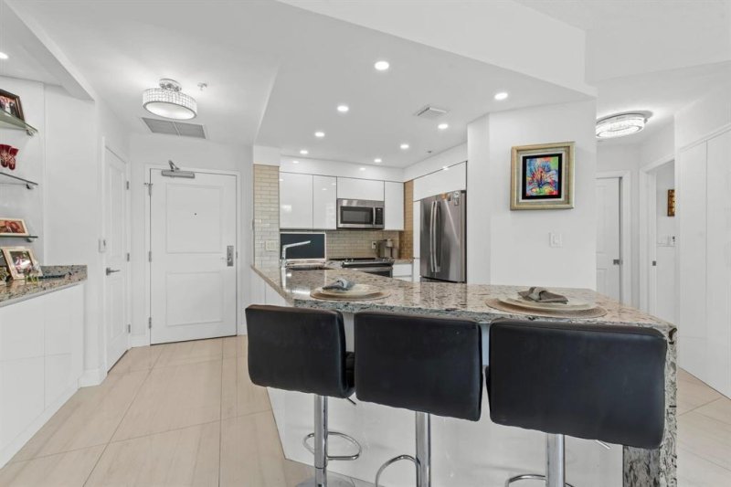 Condo for sale at Watergarden 310