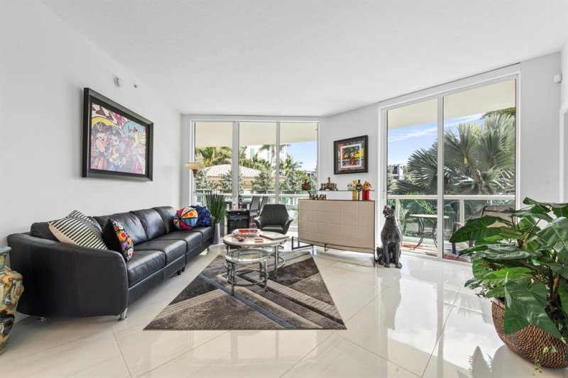 Condo for sale at Watergarden 310