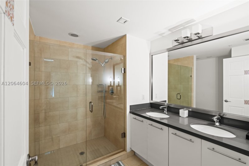 Condo for sale at The Ivy 3504