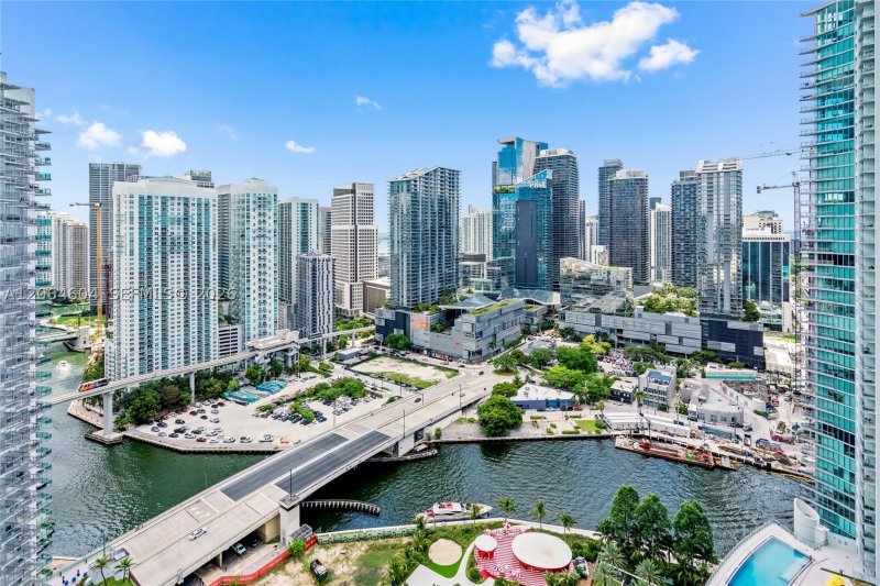 Condo for sale at The Ivy 3504