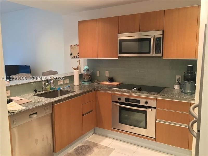 Apartment for rent at Avenue on Brickell 1050 Tower 2322