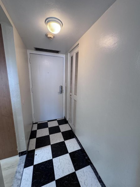 Comprar apartamento no Charter Club Condos 1112