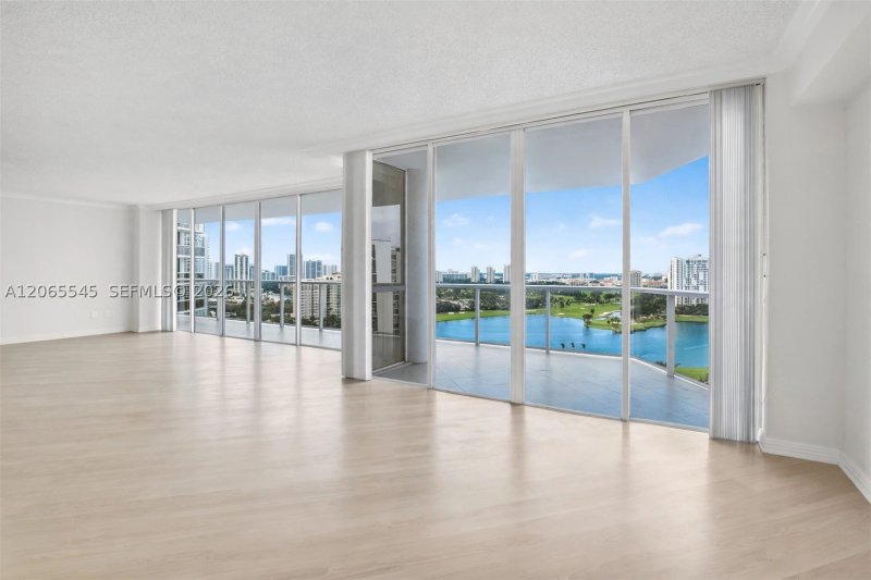 Comprar apartamento no Hamptons West 1801