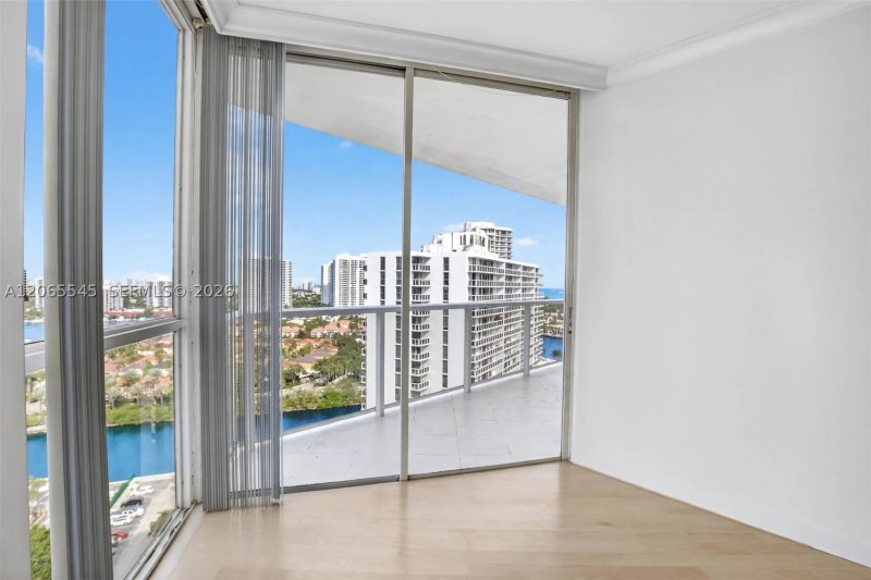 Comprar apartamento no Hamptons West 1801