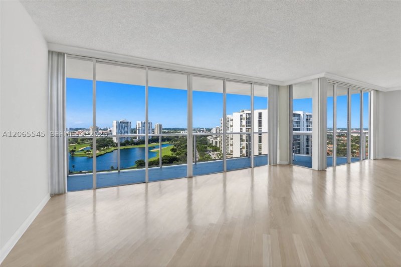 Hamptons West Apt #1801