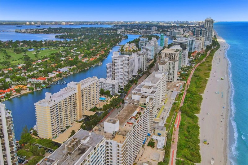 Aluguel de apartamento no 5600 Collins 9D