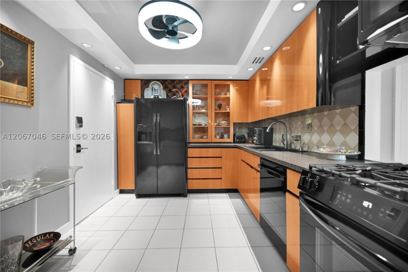 Condo for sale at Parker Plaza Estates 2027