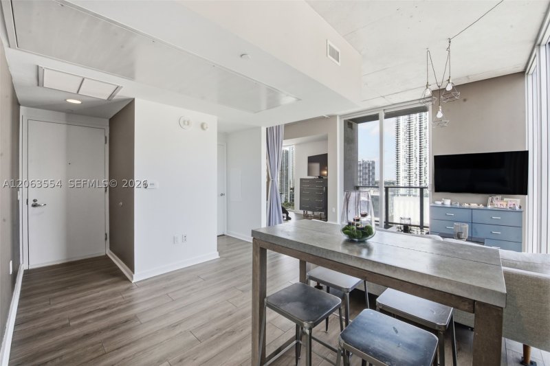 Comprar apartamento no Centro Condo 1910
