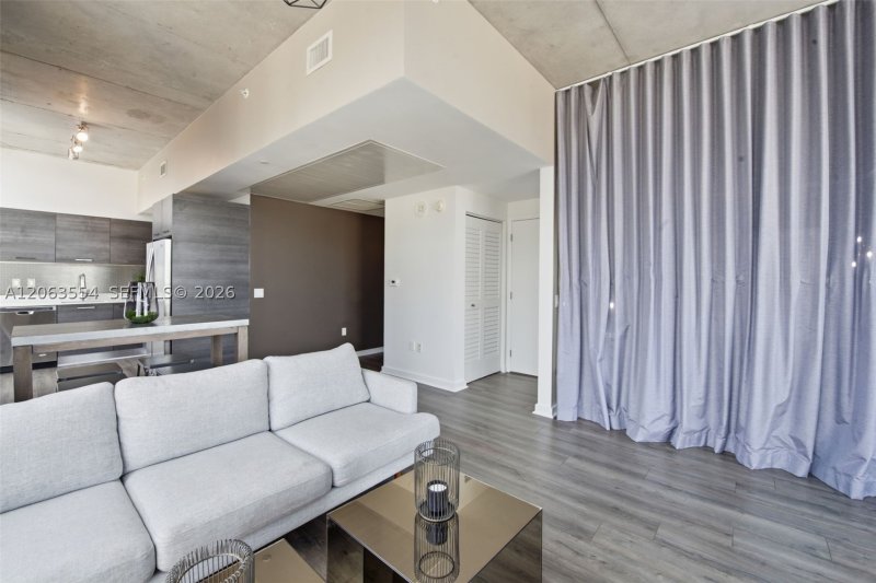 Comprar apartamento no Centro Condo 1910