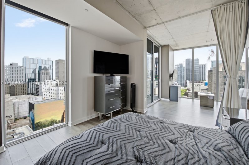 Comprar apartamento no Centro Condo 1910