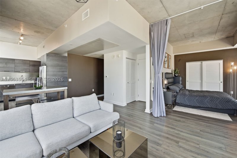 Comprar apartamento no Centro Condo 1910