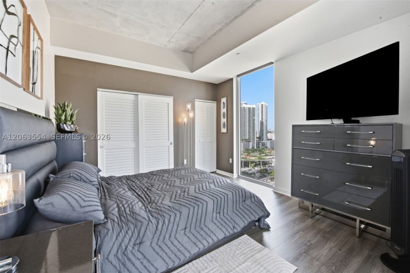 Comprar apartamento no Centro Condo 1910