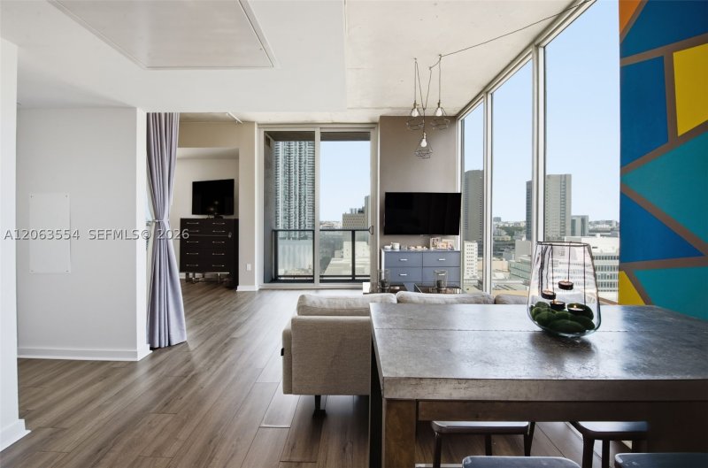 Comprar apartamento no Centro Condo 1910