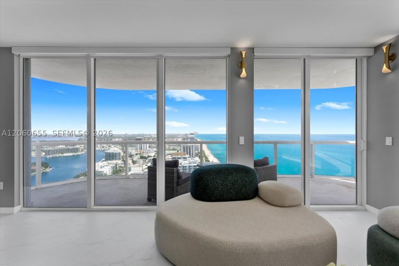 Alquiler de apartamento en Akoya 3901