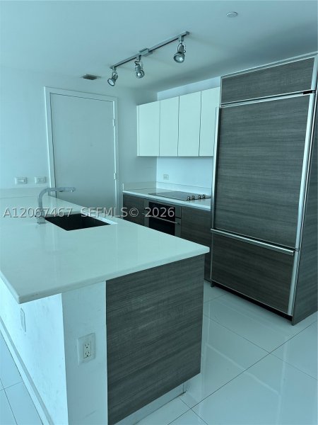 Aluguel de apartamento no 1100 Millecento 2708