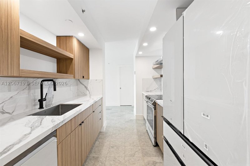 Condo for sale at The Collins Condo 1009