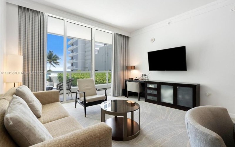 Condo for sale at Fontainebleau III 623