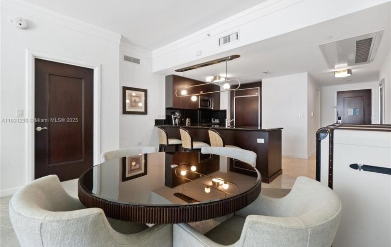 Condo for sale at Fontainebleau III 623