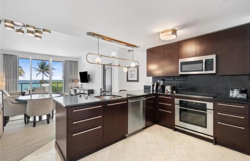 Condo for sale at Fontainebleau III 623