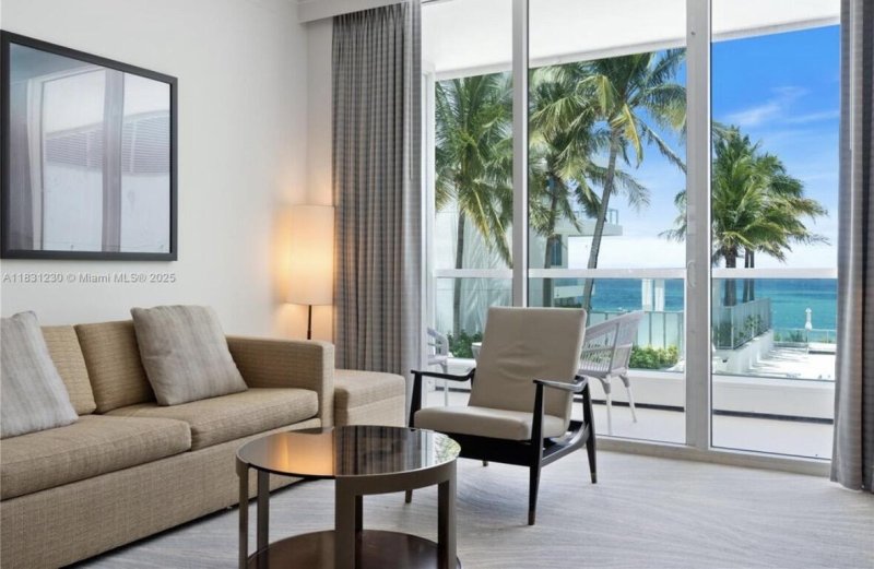 Condo for sale at Fontainebleau III 623