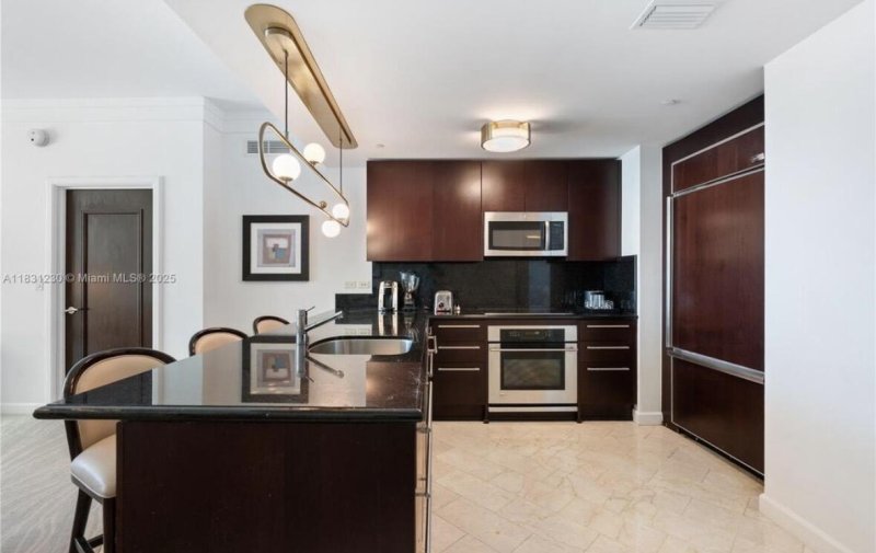 Condo for sale at Fontainebleau III 623