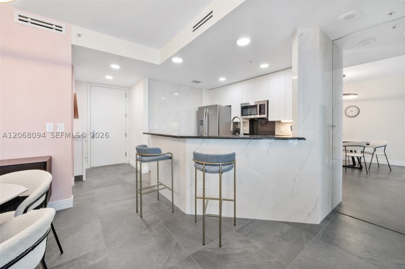 Condo for sale at Courts Brickell Key 1805