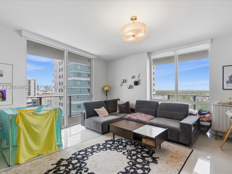 Alquiler de apartamento en Brickell Ten 1009