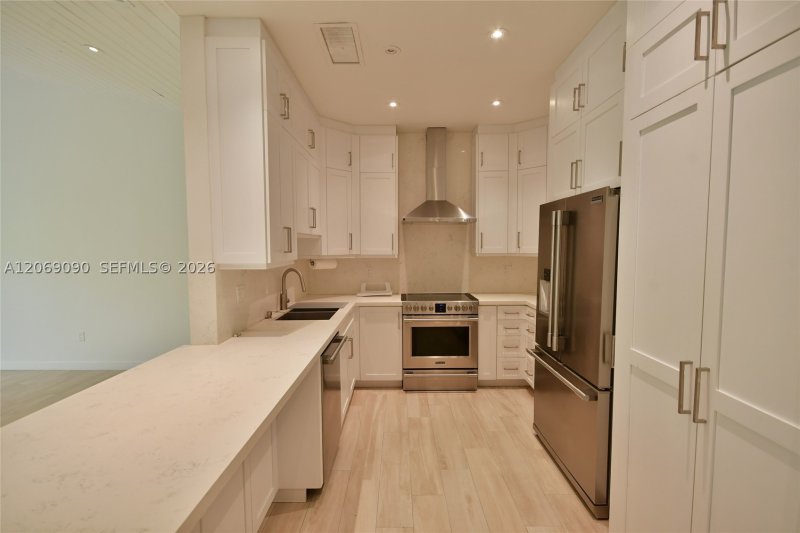 Property photo # 12