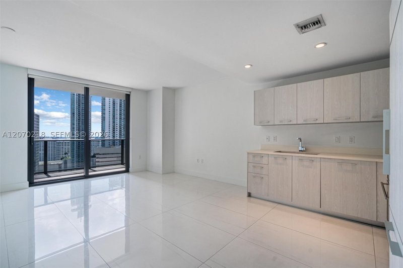 Alquiler de apartamento en Brickell Heights East 2002