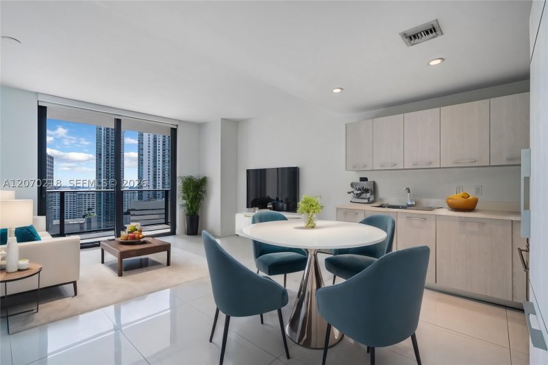 Alquiler de apartamento en Brickell Heights East 2002
