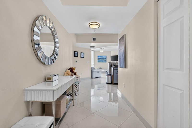 Condo for sale at La Perla 3509