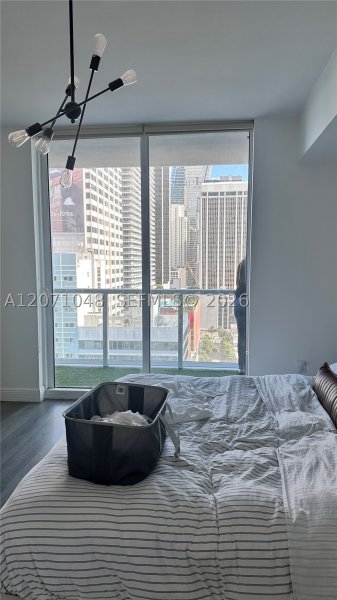 Comprar apartamento no Vizcayne Everglades On The Bay 1707